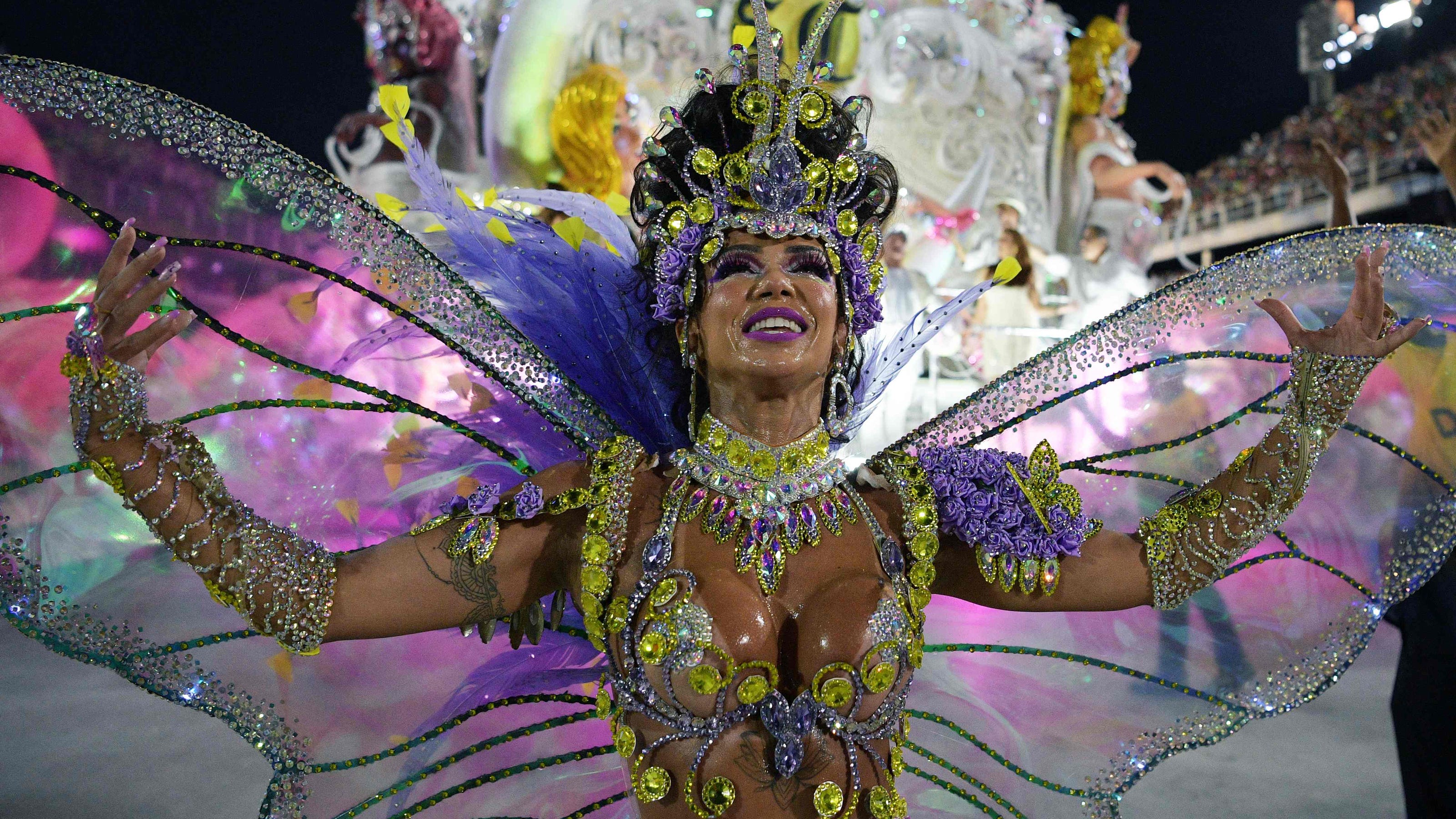 Brazil carnival back after gap of two years