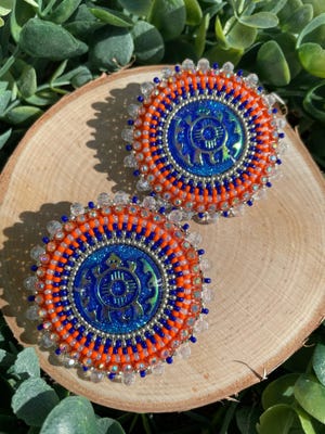 An example of beadwork tweens and teens can make with the craft provided in the Petoskey District Library's teen book bundles.