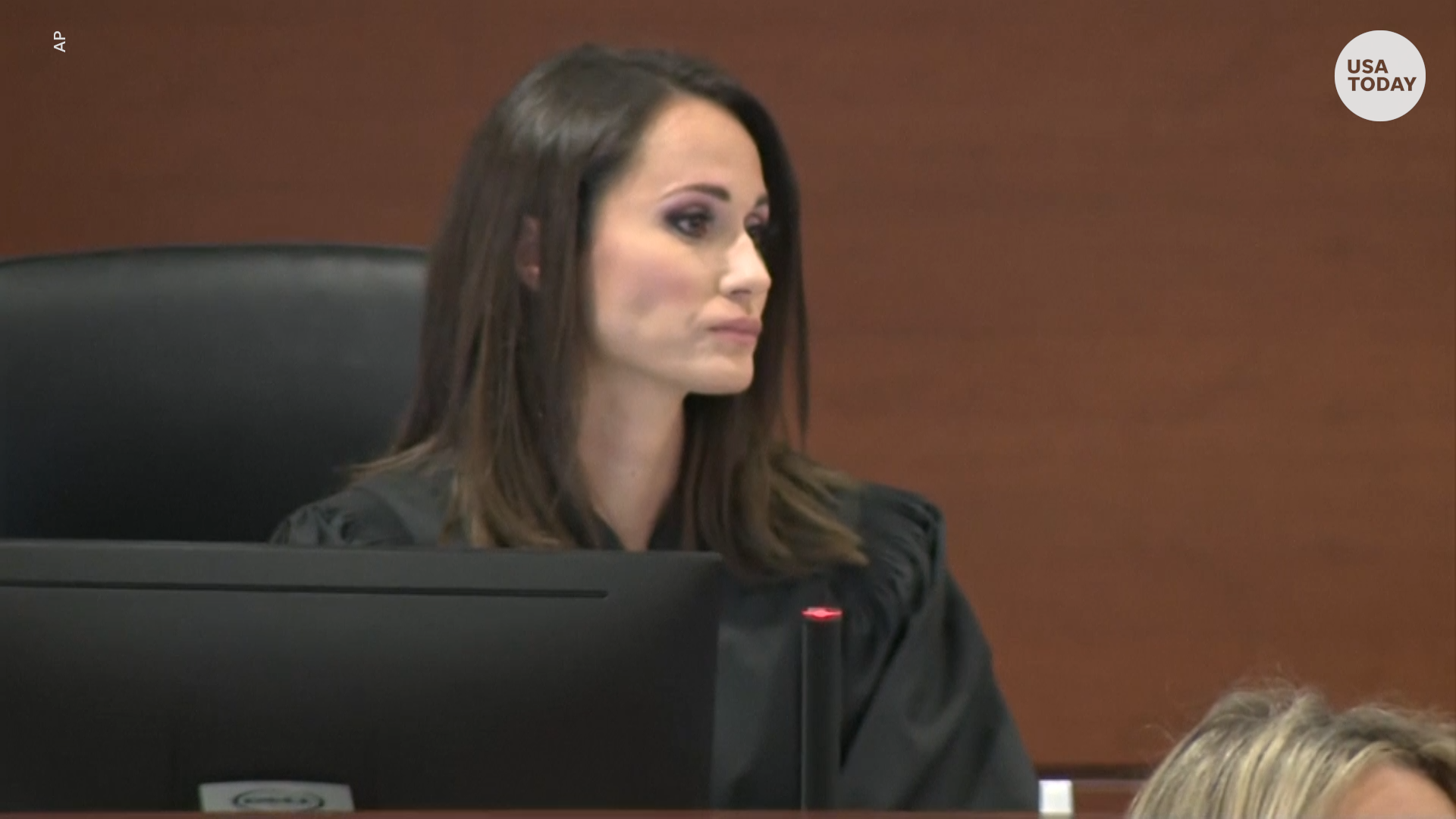 Florida judge who oversaw Parkland mass shooting trial should be reprimanded, commission says