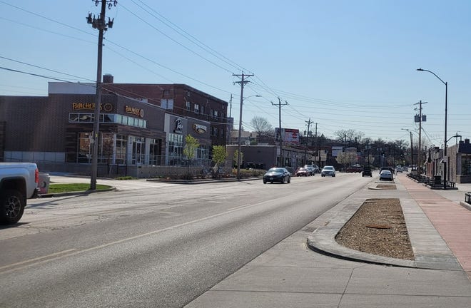 Des Moines plans to add three speed bumps on High Street between 24th and 28th streets to slow down vehicles.