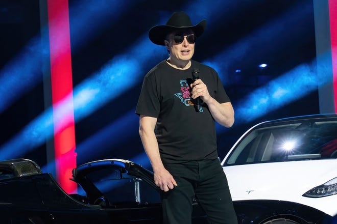 Elon Musk on April 7, 2022, in Austin, Texas. (Suzanne Cordeiro/AFP/Getty Images/TNS)