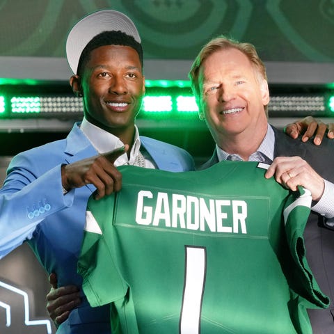 Cincinnati cornerback Ahmad 'Sauce' Gardner with N