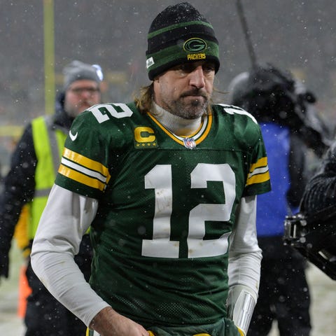 Green Bay Packers quarterback Aaron Rodgers (12) w