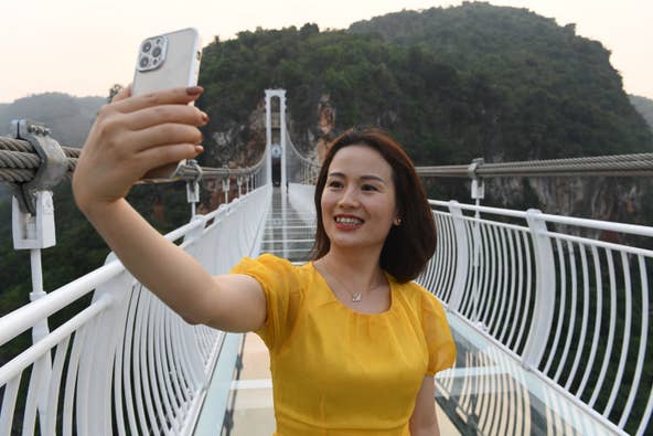 New glass-bottomed bridge in Vietnam offers stunning views