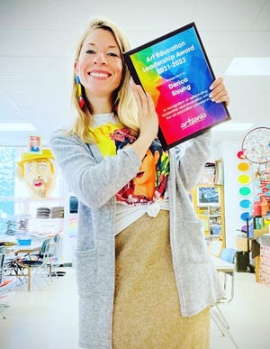 Blissfield Elementary School art teacher receives leadership award