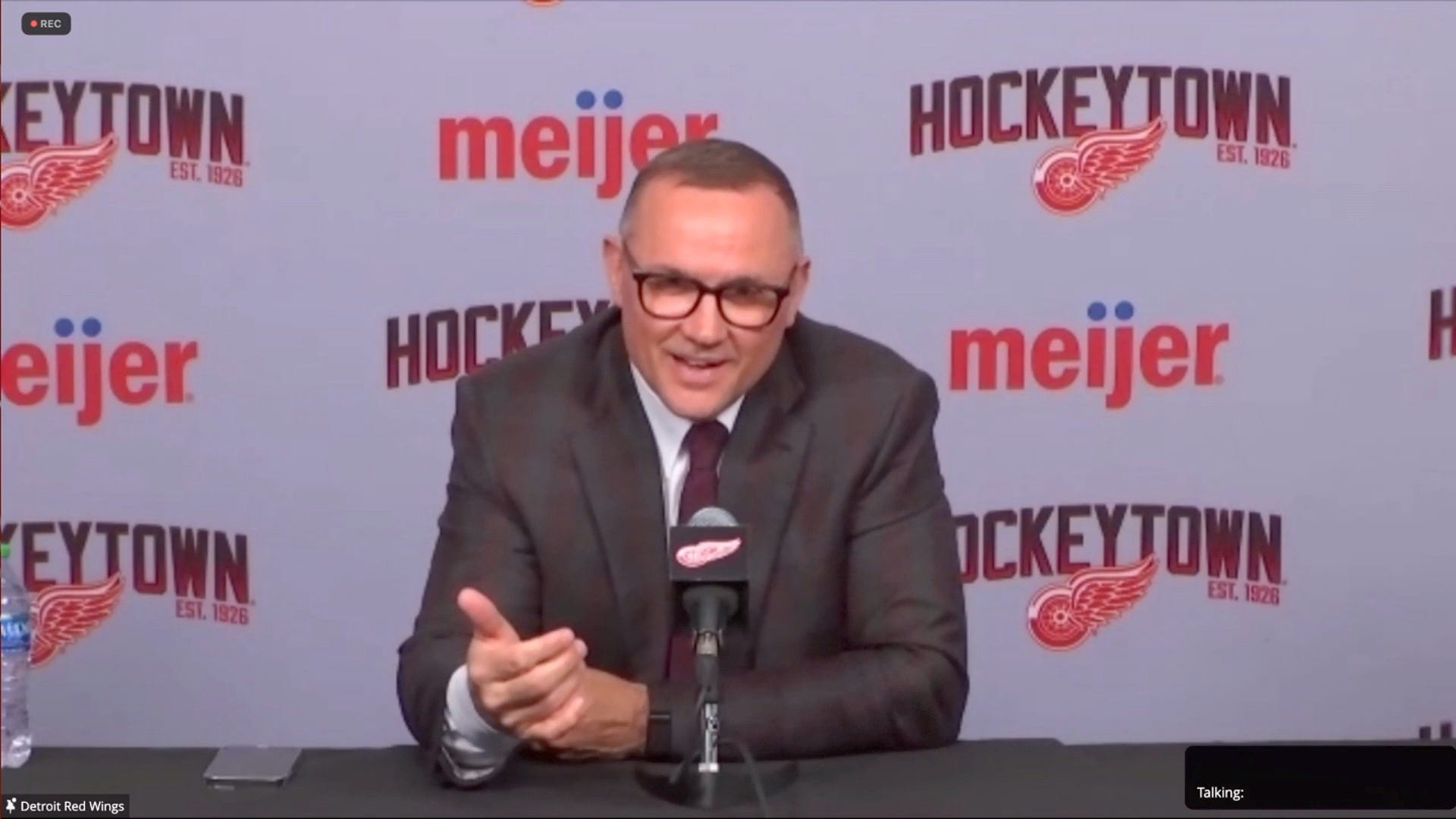 Red Wings' Steve Yzerman looks forward to working with Tigers' Scott Harris