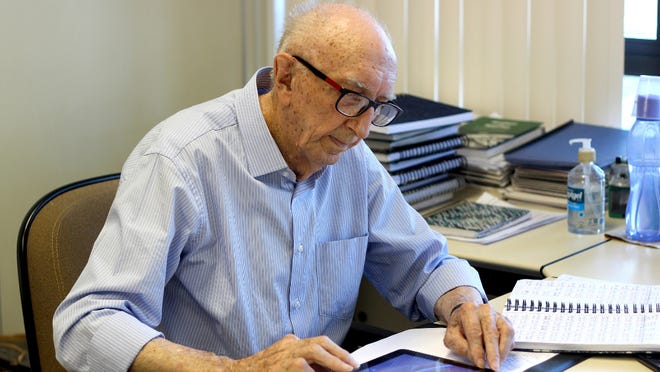 100 yaşındaki Brezilyalı, bir şirkette çalışarak 84 yıl boyunca Guinness Dünya Rekoru kırdı.