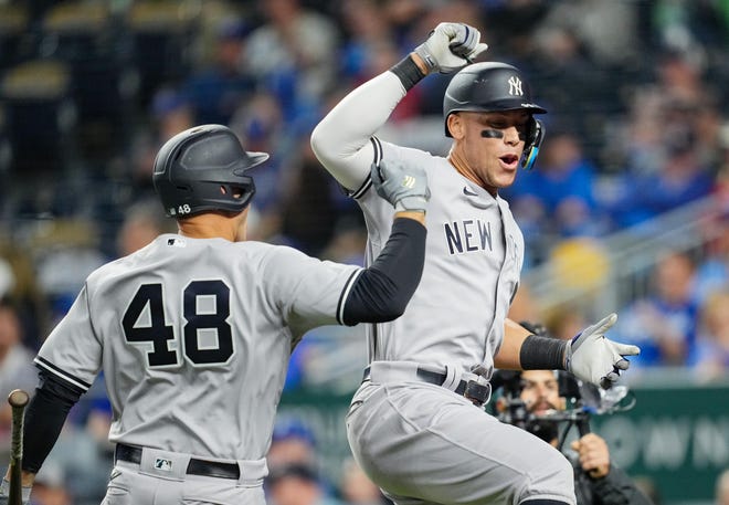 Yankees on top of AL East with winning streak