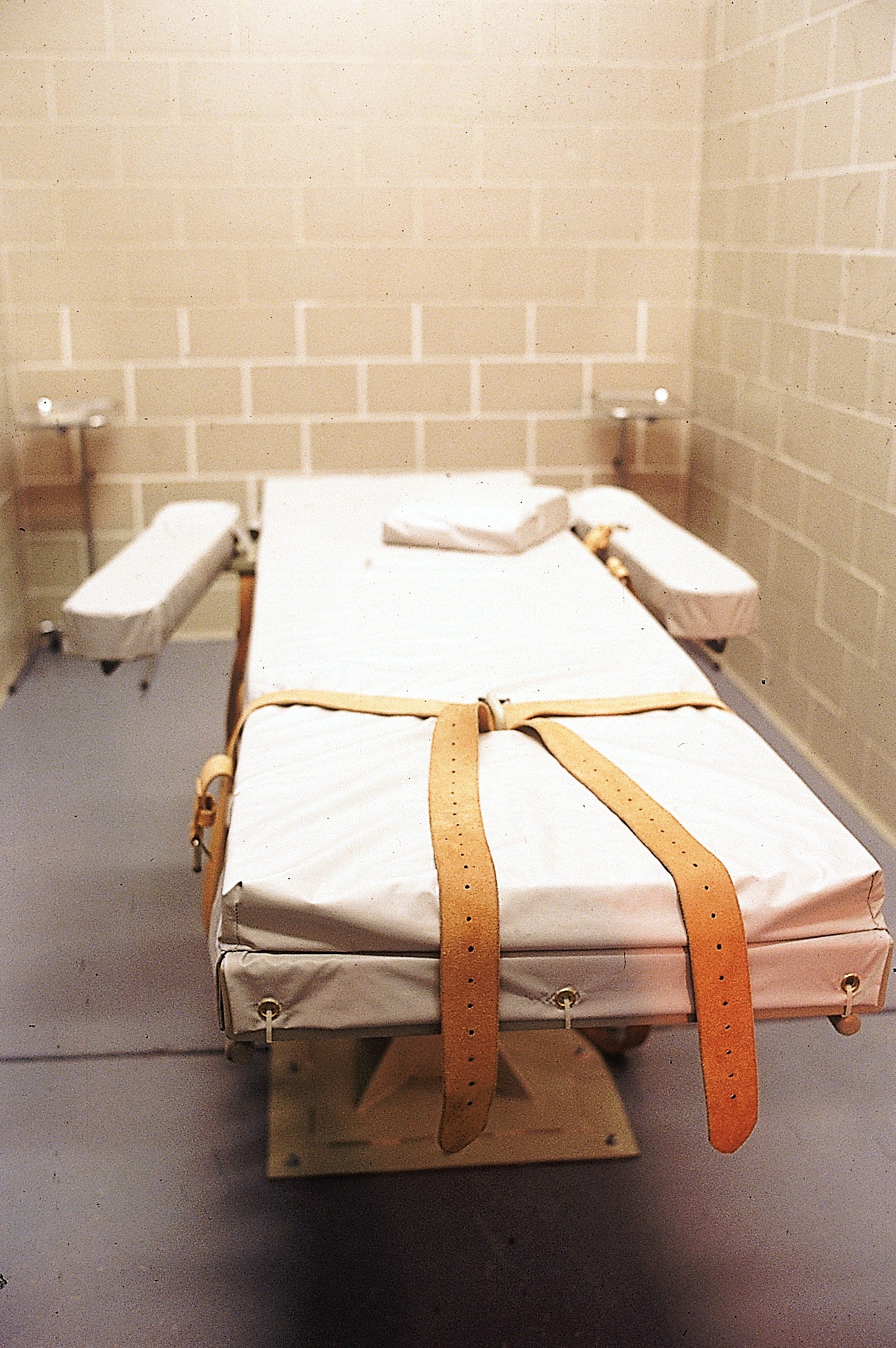 Arizona pauses death penalty pending review; system 'needs better oversight,' governor says