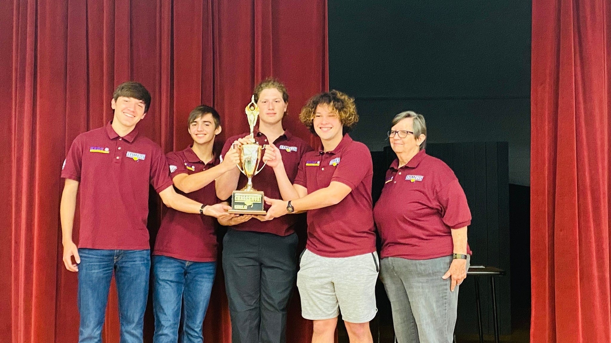 flour-bluff-high-school-students-named-2022-kedt-challenge-champions