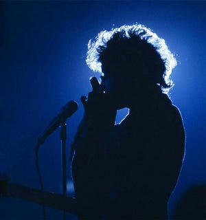 Le photographe Rowland Scherman a remporté un Grammy Award pour cette pochette d'album emblématique de Bob Dylan.  Les photos de Scherman des années 1960 sont exposées au Provincetown Art Association & Museum.