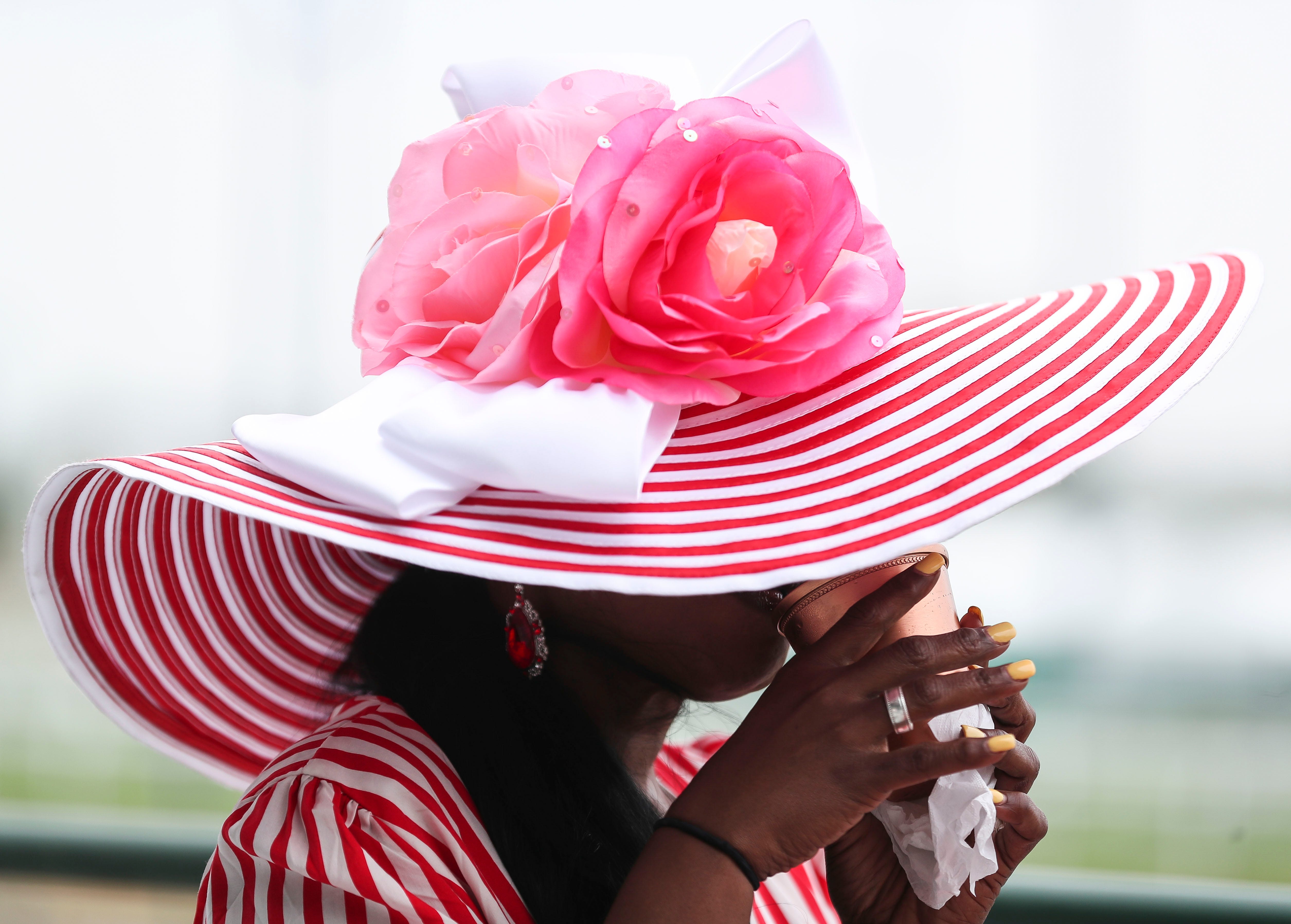 Thurby 2022 The best fashion hat, fashion photos at Churchill Downs