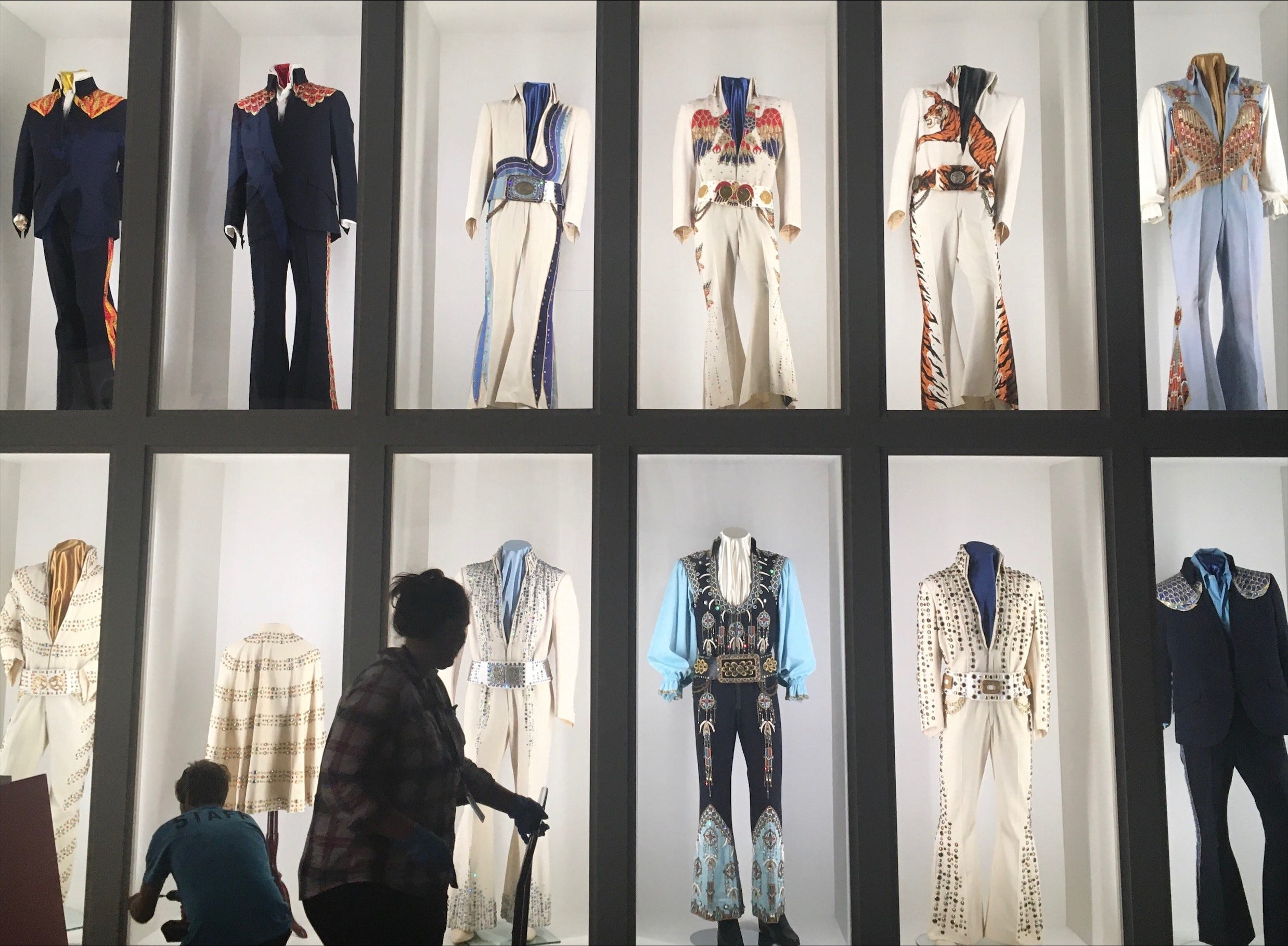 Elvis jumpsuits, jewelry part of new Graceland exhibit: What to expect elvis-jumpsuits-jewelry-part-of-new-graceland-exhibit-what-to-expect