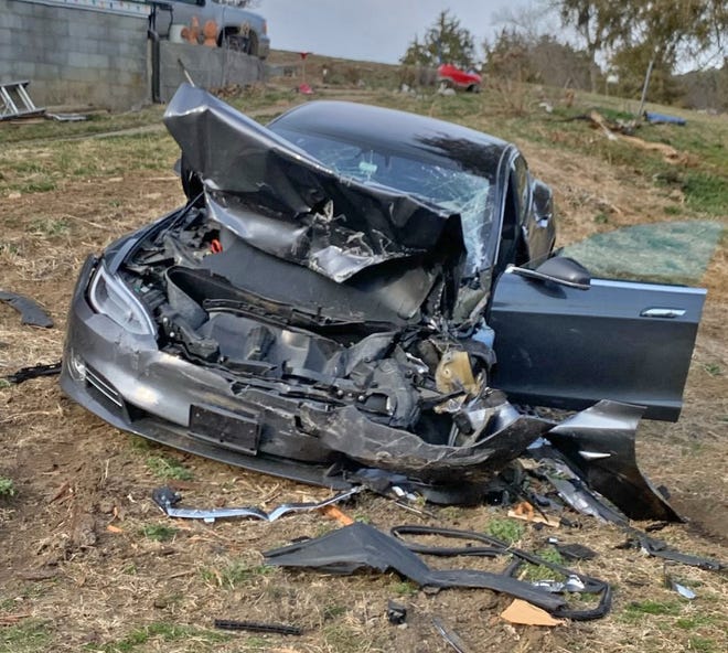 Policija teigia, kad Cynthia Sullivan Tesla buvo taranuota ir nugriauta sunkvežimio, kurį, kaip įtariama, vairavo vyras, kaltinamas jos užpuolimu.