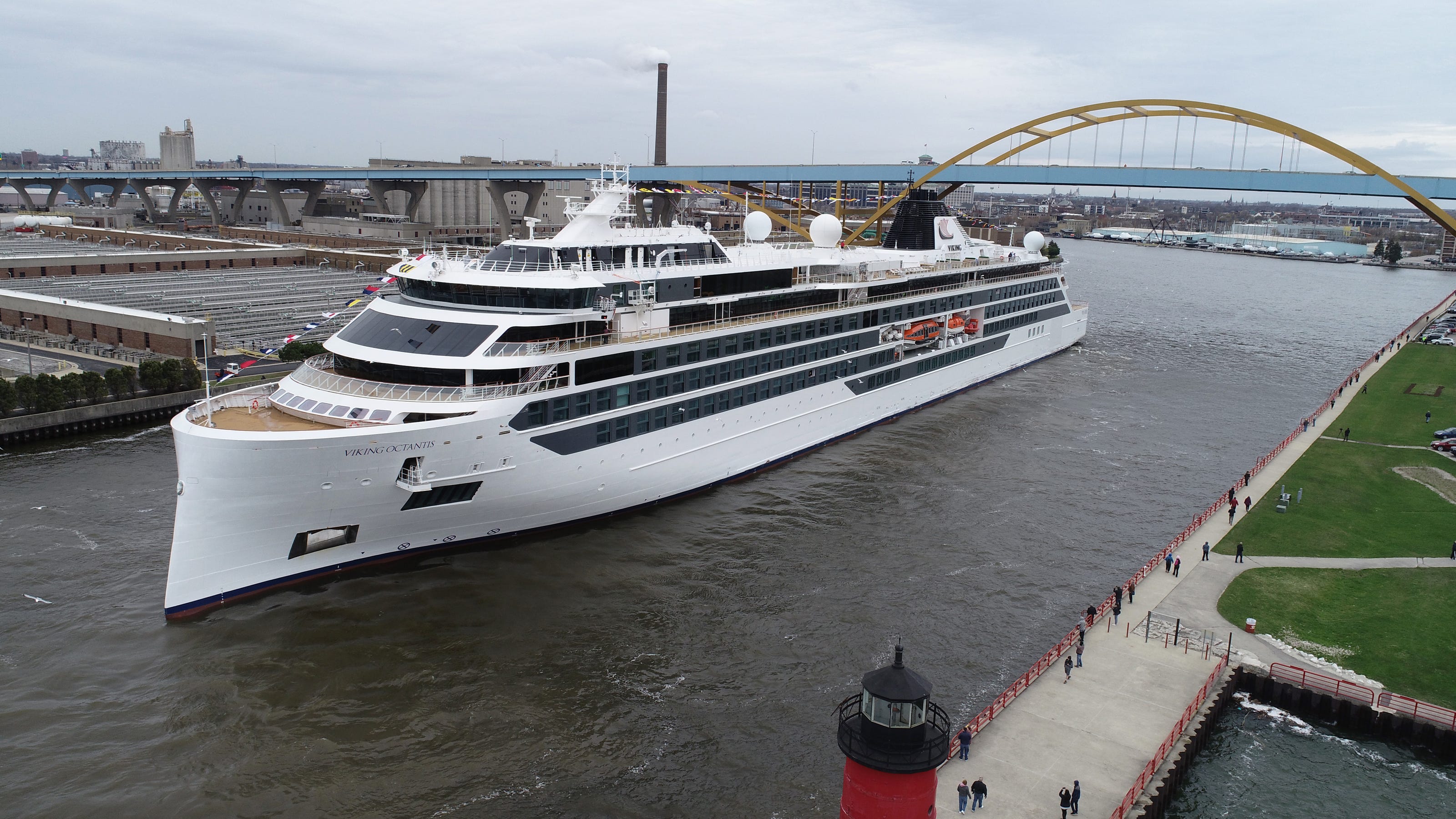 Great Lakes cruising season begins in Milwaukee with Viking Octantis