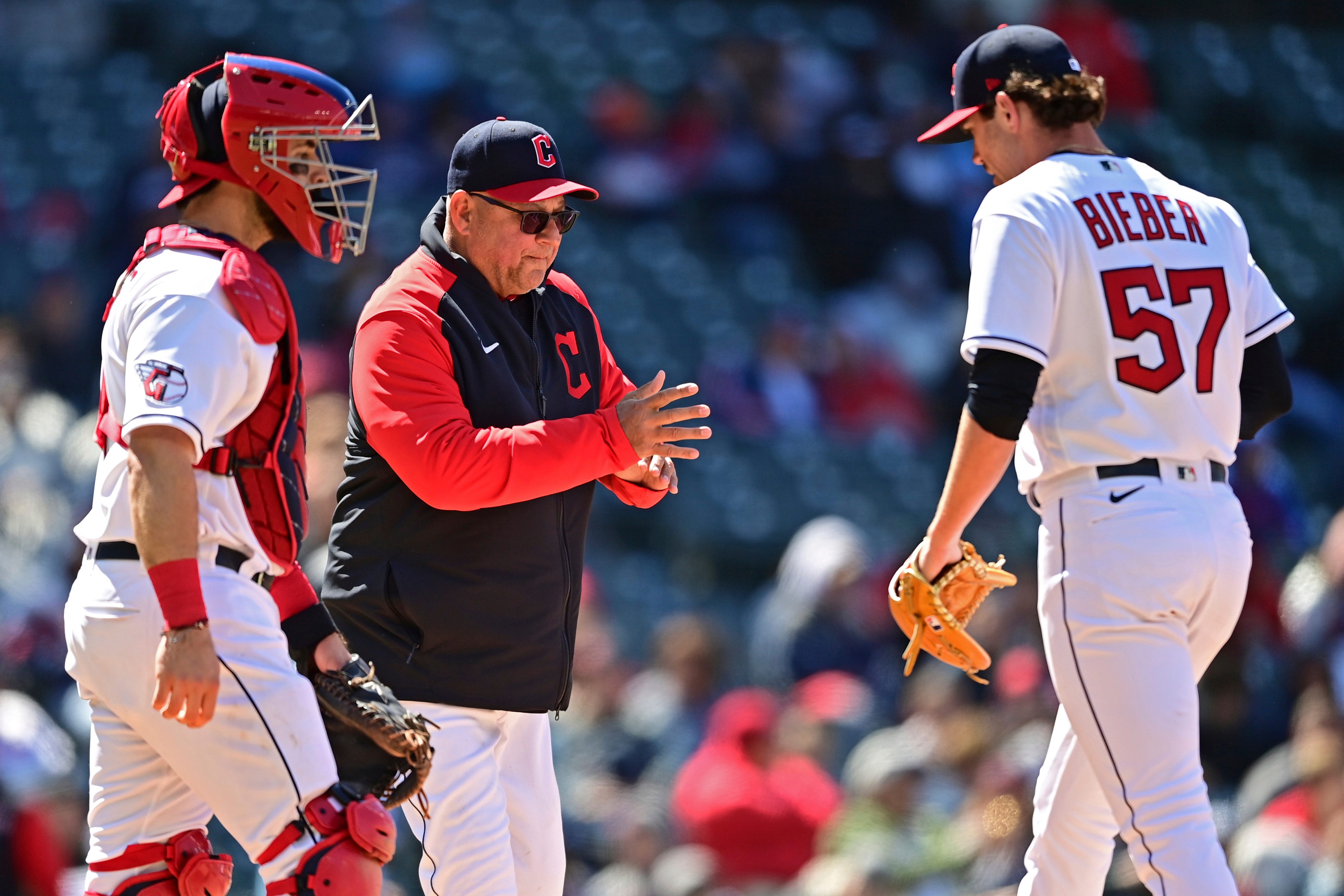 Guardians manager Terry Francona, two other coaches to return Wednesday