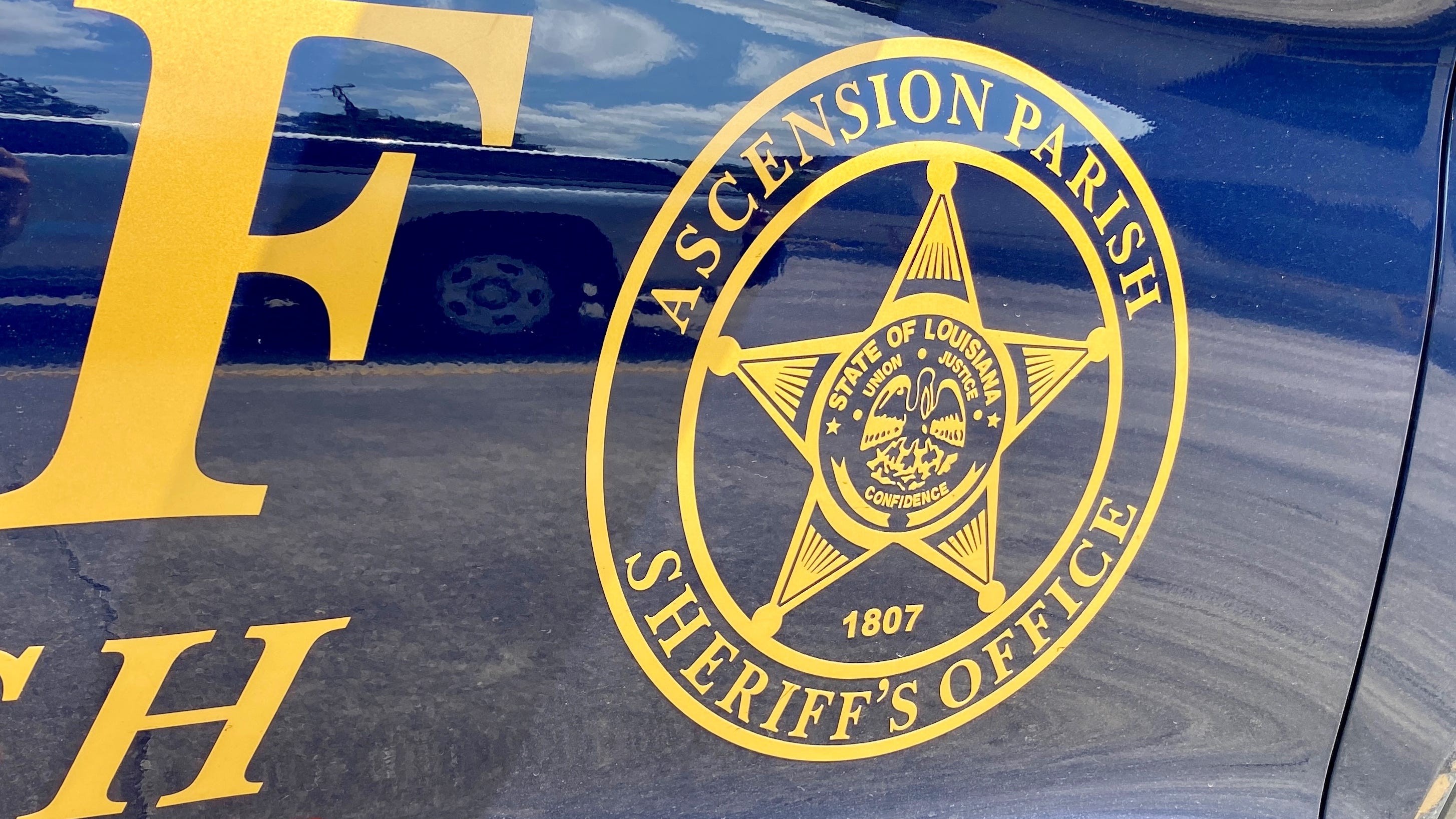 Ascension Parish Sheriff's Office deputy arrested, accused of smuggling