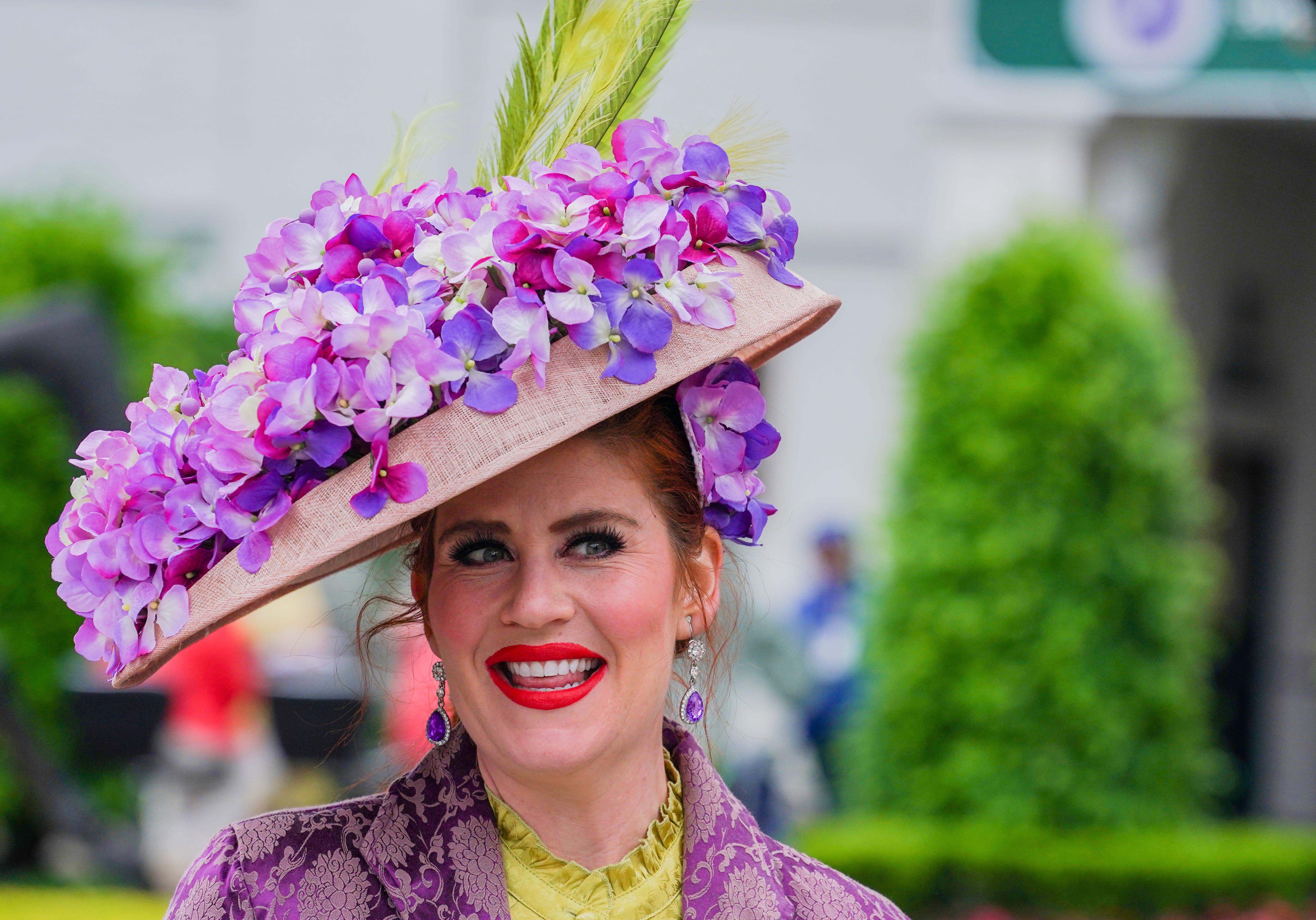 derby race outfit