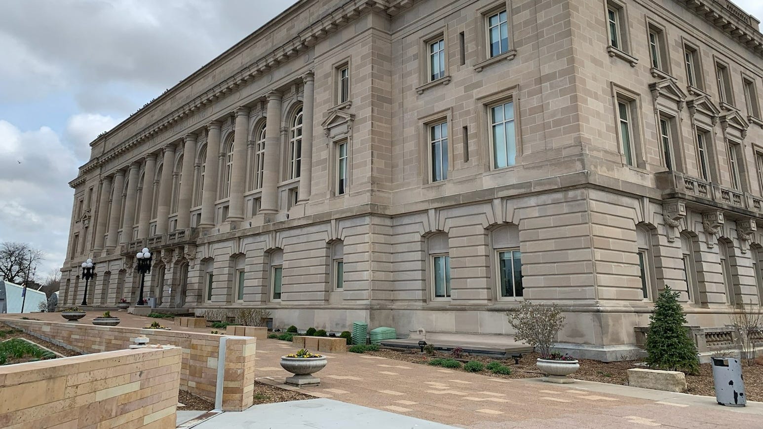 Des Moines City Council discusses spending American Rescue Plan funds