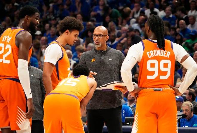 May 8, 2022; Dallas, Texas, USA;  Phoenix Suns head coach Monty Williams huddles with his players during a time out against the Dallas Mavericks during game four of the second round for the 2022 NBA playoffs at American Airlines Center.