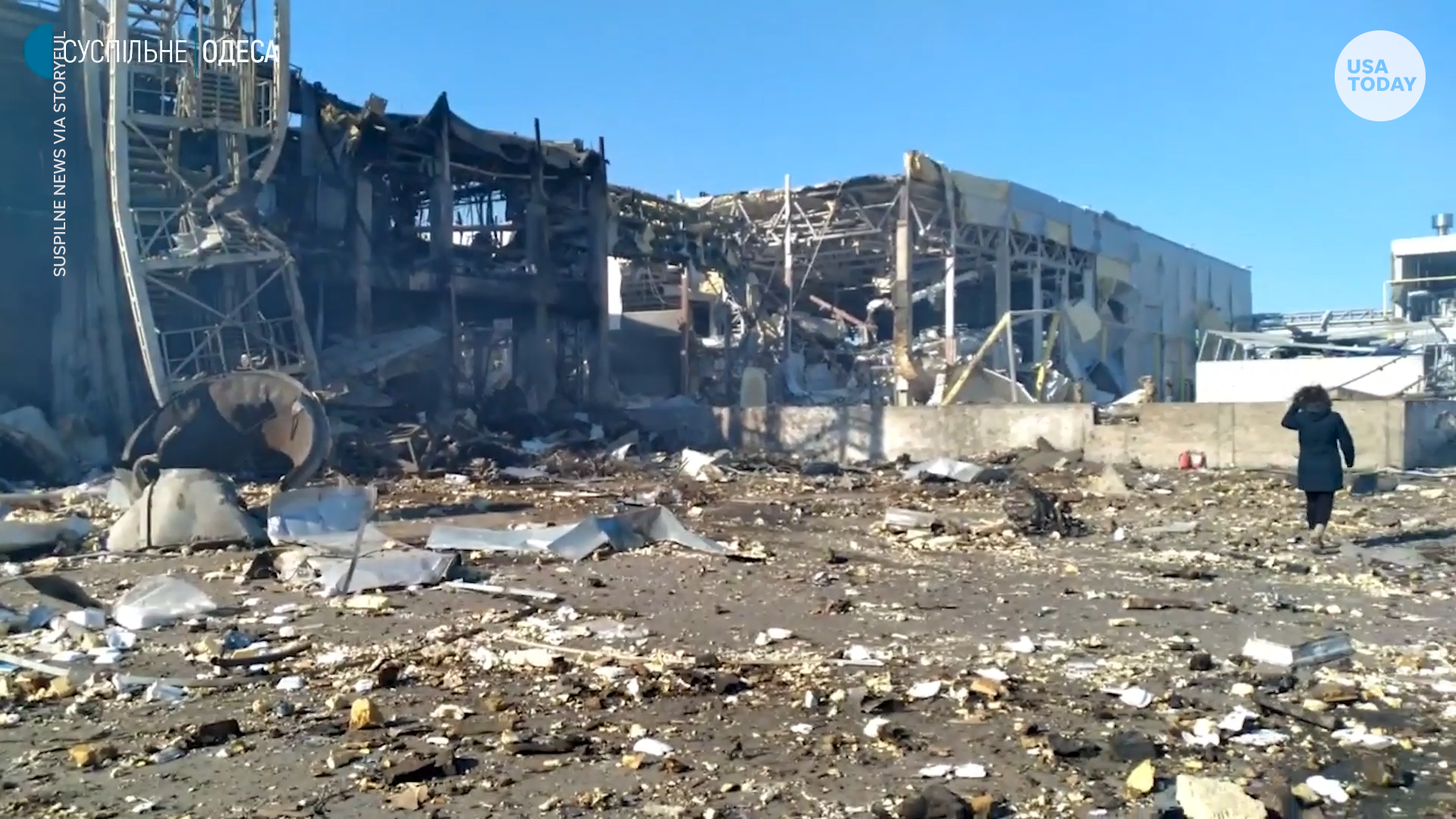 Ukrainian port city of Odesa struck by Russian bombing killing at least one thumbnail