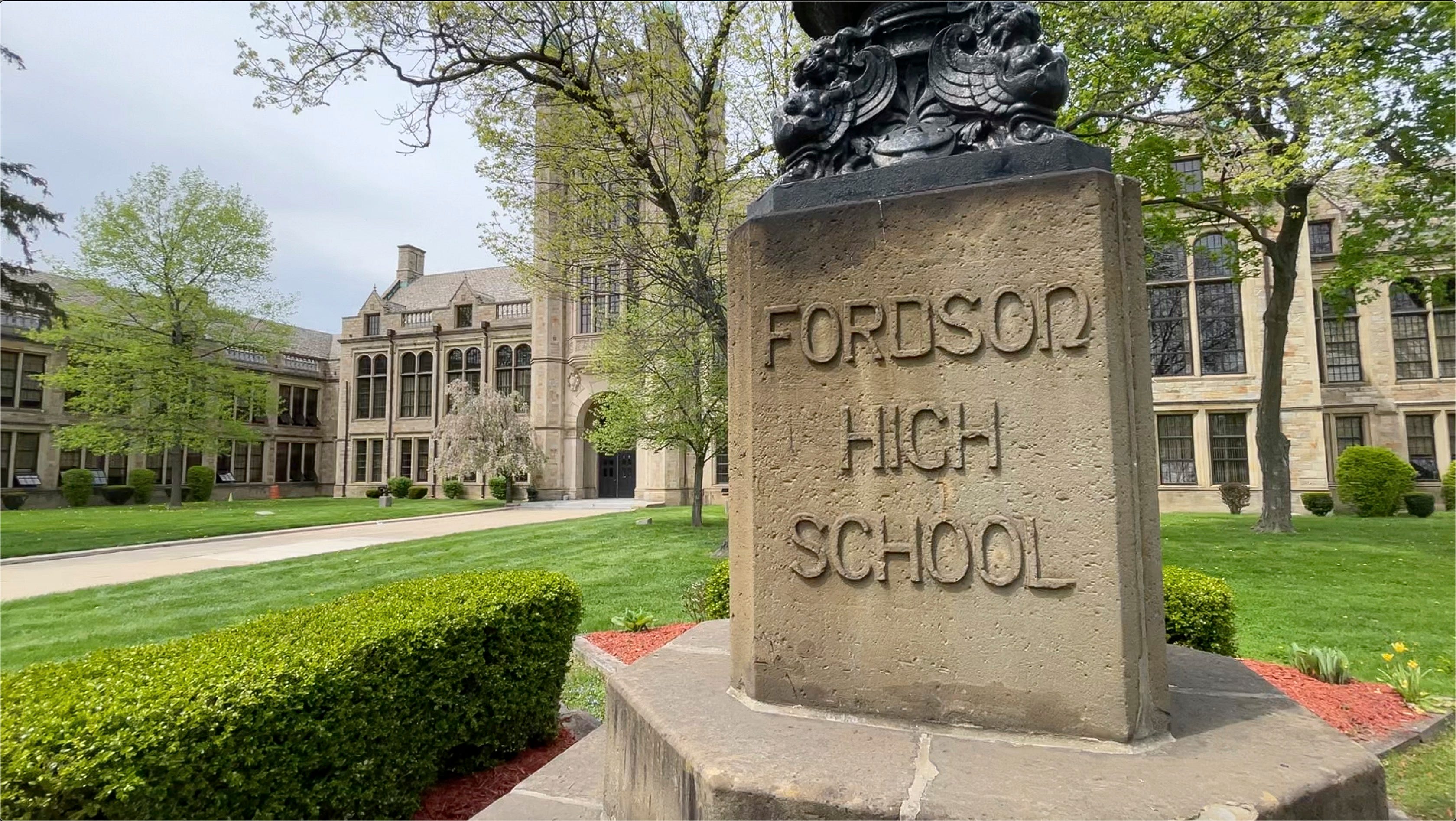 Siswa dituduh melakukan ancaman terhadap SMA Fordson Dearborn