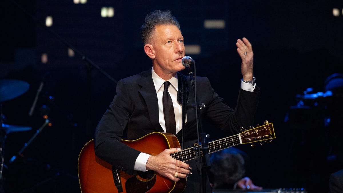 First album in a decade from Austin's Lyle Lovett sparkles with his joys in life and music