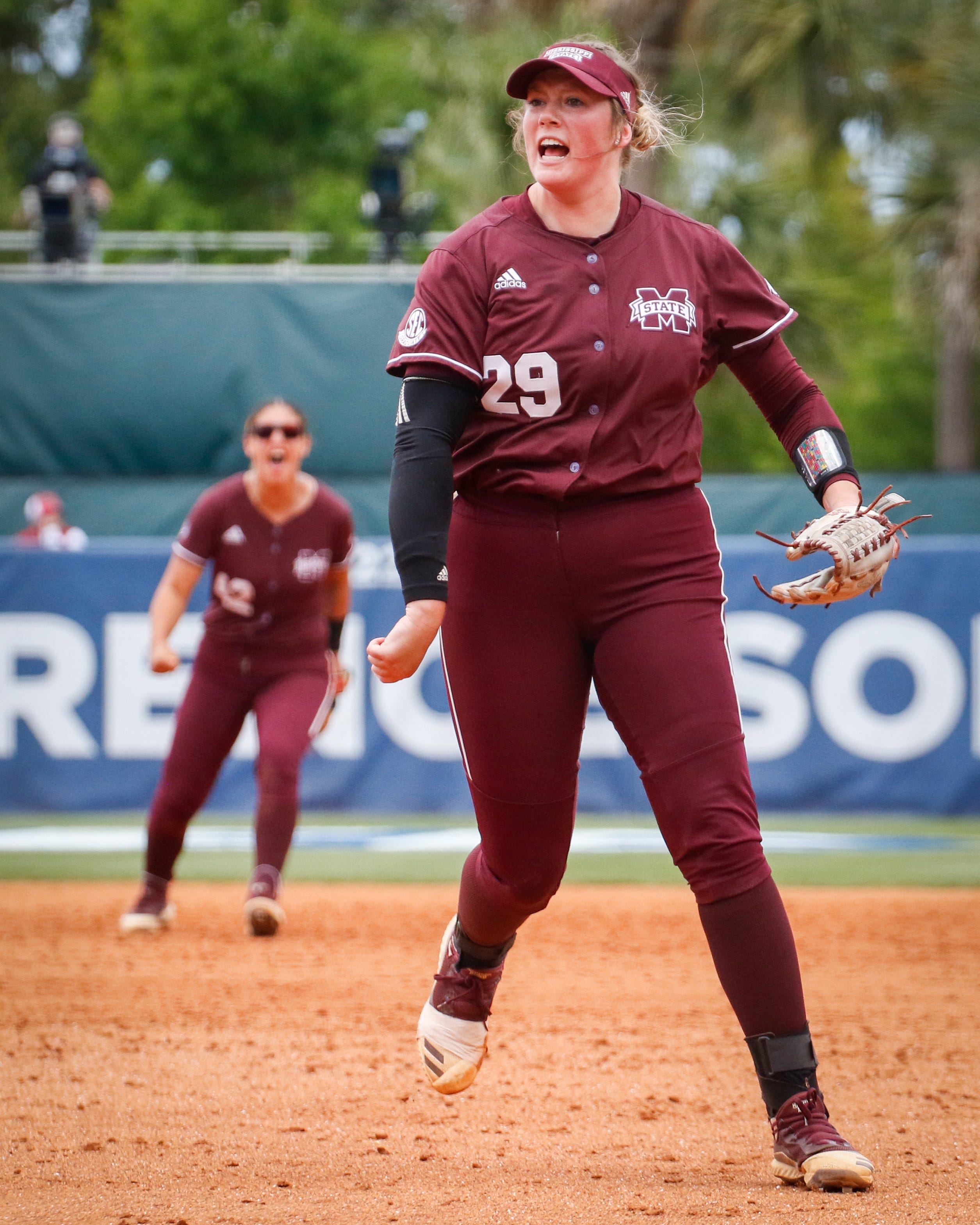 Mississippi State Softball Upsets No 2 Florida State In Ncaa Regional