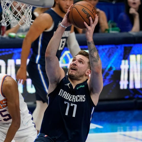 Luka Doncic is averaging 32.2 points per game agai
