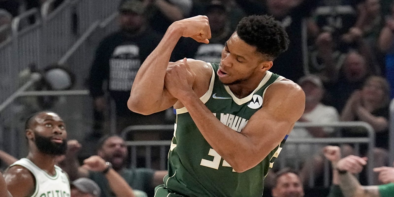 Giannis Antetokounmpo led the Bucks to an Opening Night victory over the 76ers