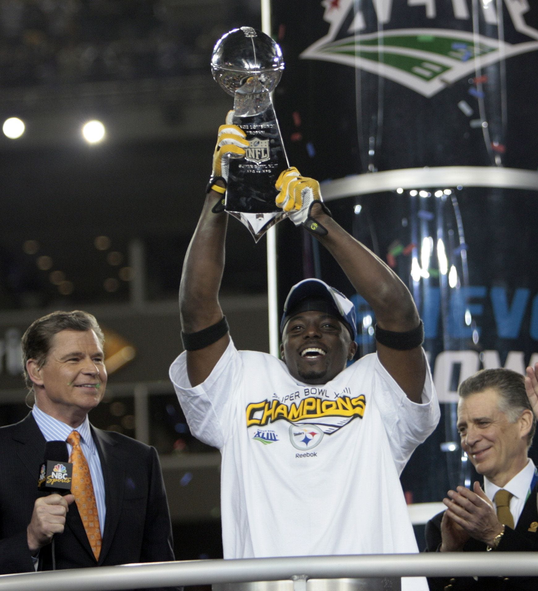 Steelers WR Santonio Holmes holds the Vince Lombardi Trophy after defeating the Cardinals in Super Bowl XLIII at Raymond James Stadium in Tampa, FL February 1, 2009.

Cards Xliii