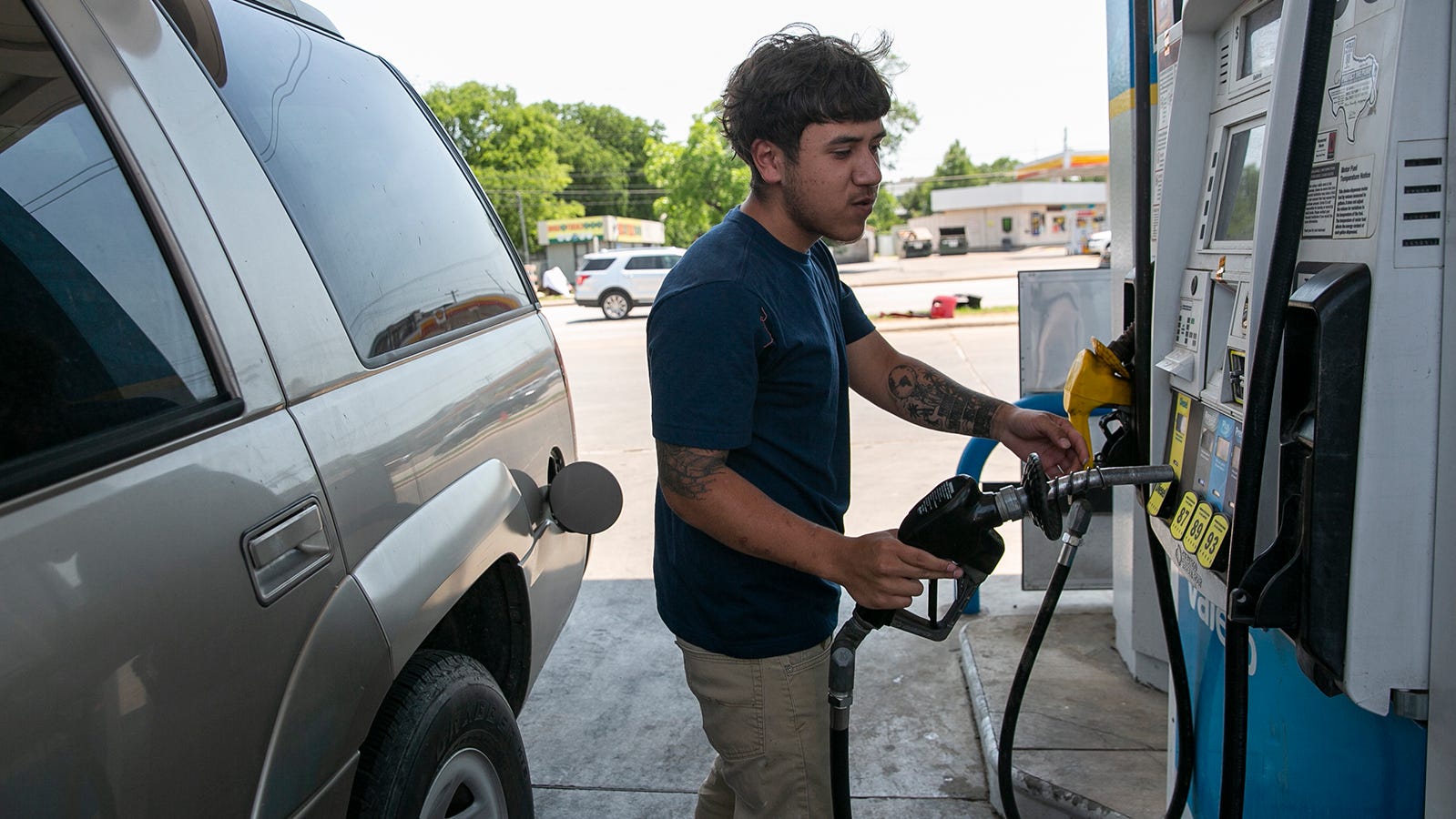 austin-gas-prices-drop-10-cents-per-gallon-for-now