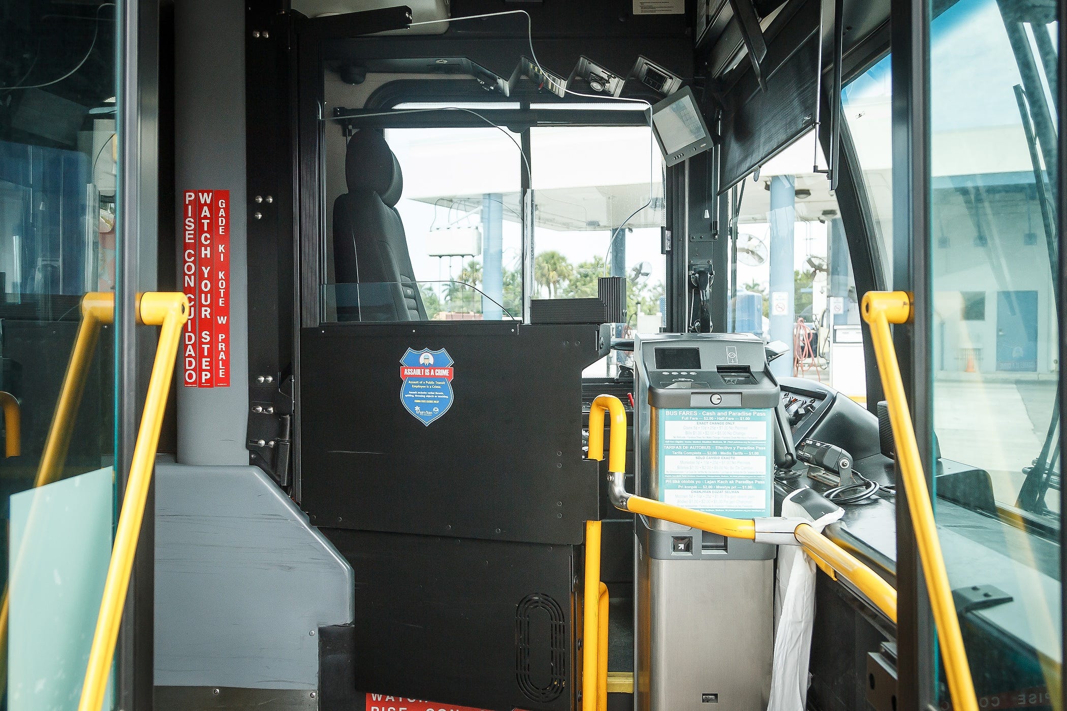 palm-tran-bus-service-to-offer-wifi-bike-racks-and-charging-stations