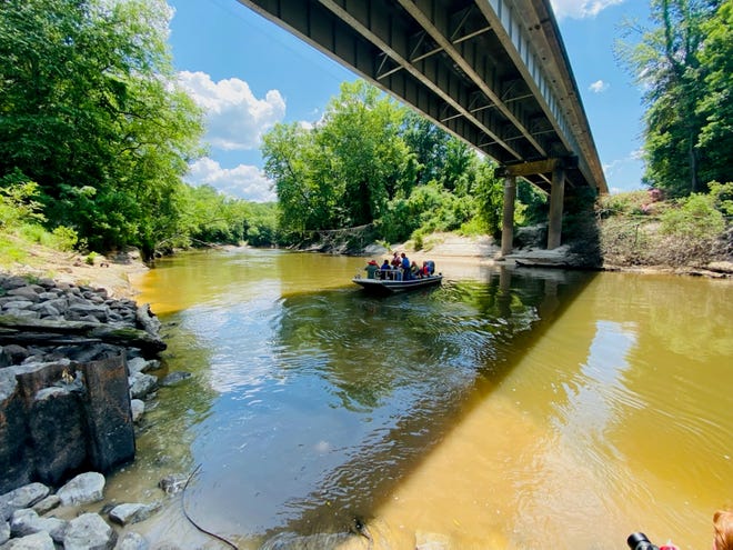 A Southwest Jones Fire and Rescue boat departs on the Leaf River to recover a body found by boaters on Sunday, May 15, 2022 in Jones County, Miss.