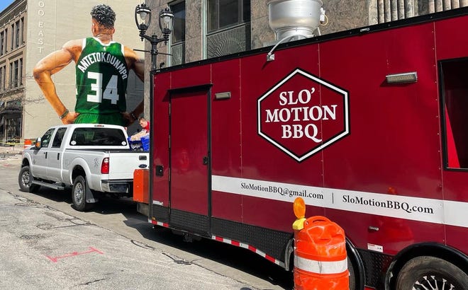 Popular Menomonee Falls-based food trailer Slo' Motion BBQ Food Trailer & Catering will expand its business by opening a retail shop to sell its own line of rubs and barbecue sauces.