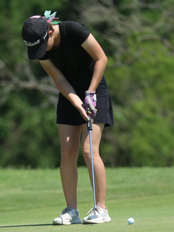 08a9a40d 0ff9 4741 Bd78 762a564555a1 Wall State Golf Shay West Putts.JPG?width=600&height=802&fit=crop&format=pjpg&auto=webp