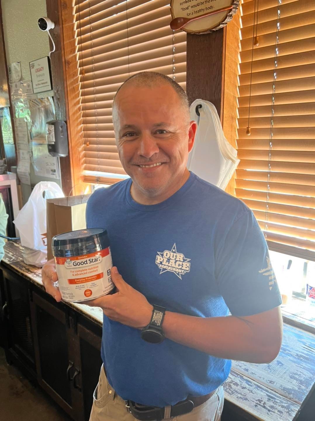 usatoday.com - Wyatte Grantham-Philips - Texas restaurant owner gives out free baby formula to families in need amid shortage