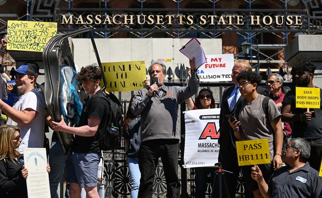 100s rally in MA for increase in reimbursement for auto repairs