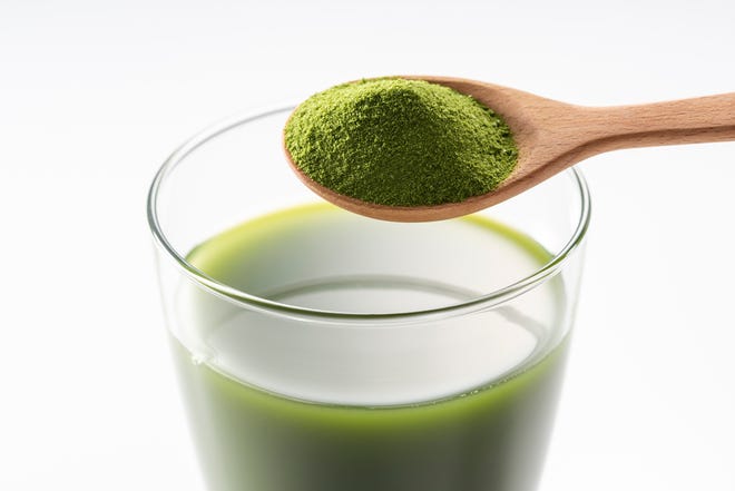 Dissolve green juice in water