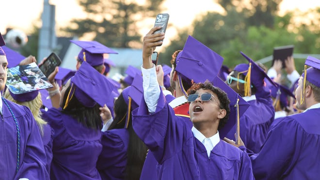 waynesboro-high-school-s-class-of-2022-celebrates-graduation-photos