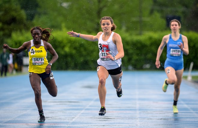 Chatham Glenwood's Katelyn Lehnen (3115) edges out a competitive field for a state title in the 200-meeter run during the Class 3A State Track and Field Championships on Saturday, May 21, 2022 at Eastern Illinois University.