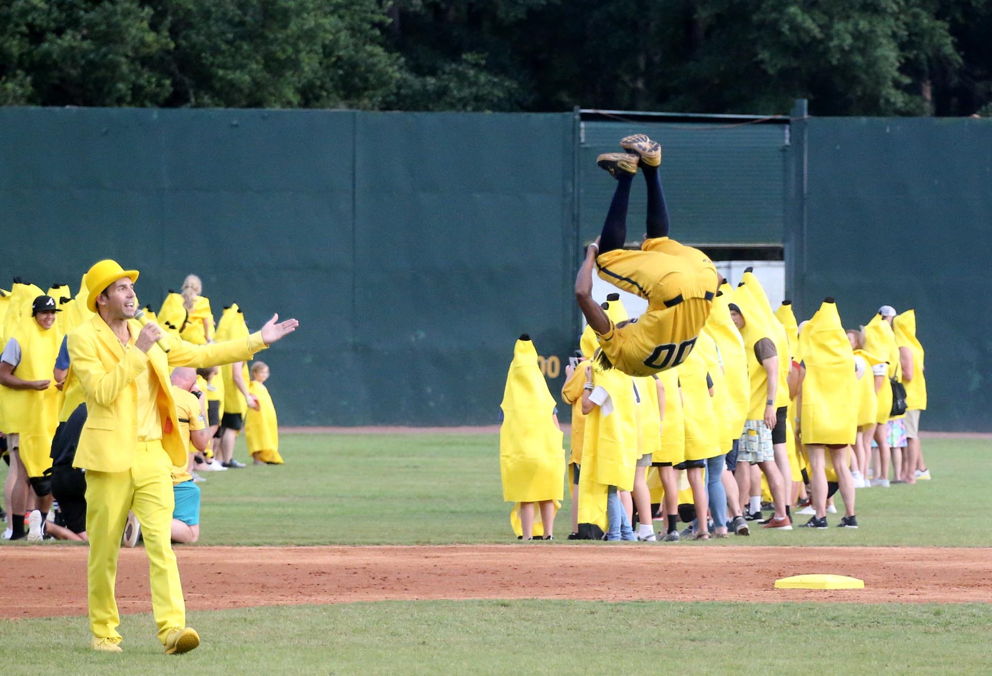 Savannah Bananas to play Banana Ball all year, fold college team
