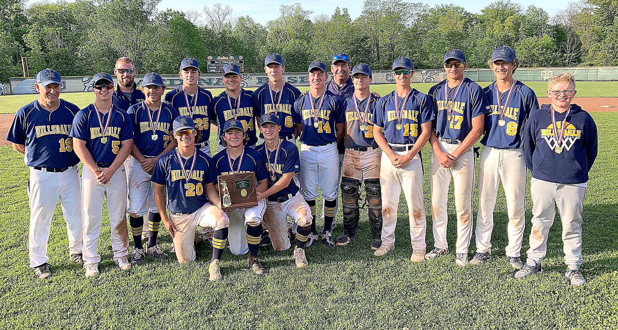 Hillsdale baseball beats Columbia to advance to regionals