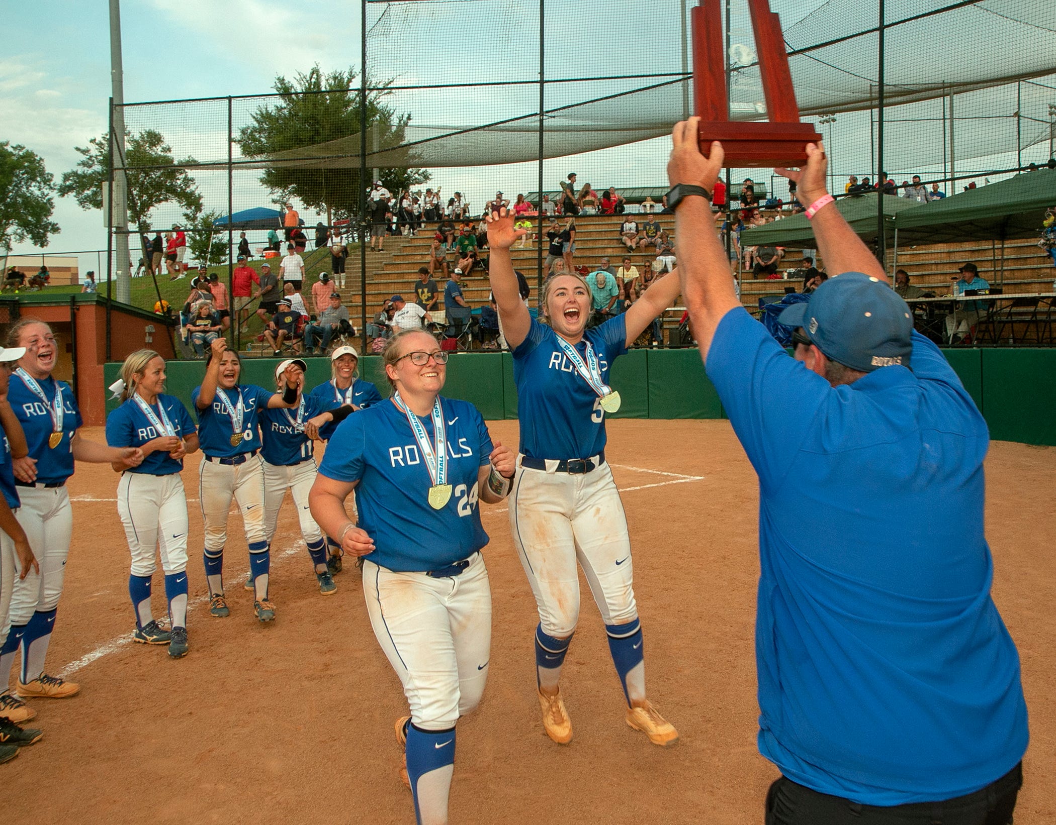 Softball Jay outlasts Fort White for 1st state title in program history