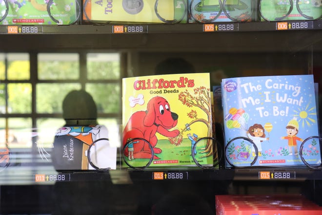 Washington Elementary School is raising money for a new book vending machine program to help students increase their literacy skills.
