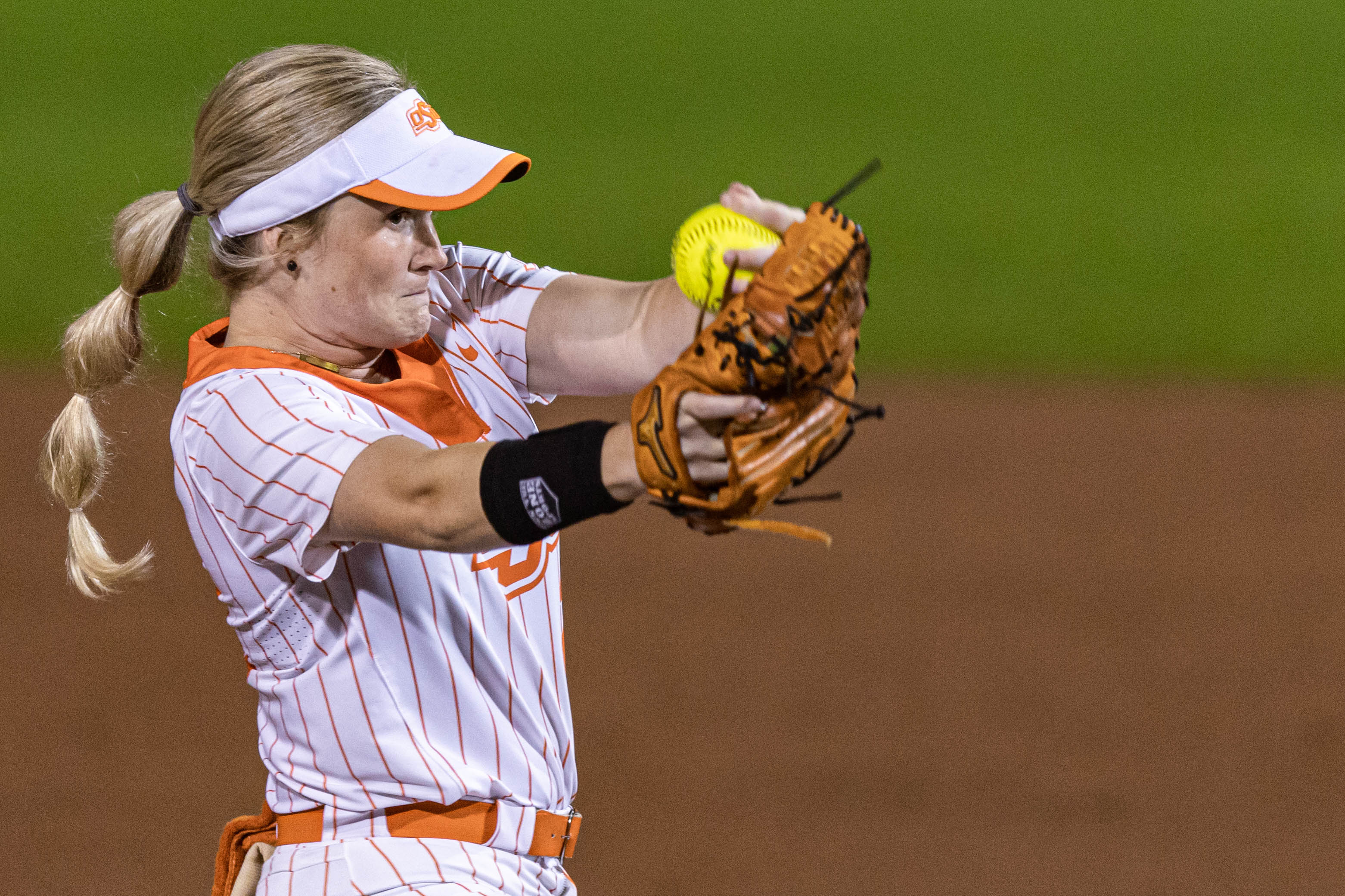 How Kelly Maxwell became Oklahoma State softball ace on way to WCWS