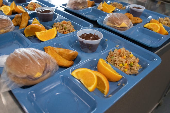 Pressure is mounting on Congress to act and save a federal waiver that gave free school lunches and breakfasts to all U.S. children. Gov. Laura Kelly called on Congress to extend the free school lunch program.