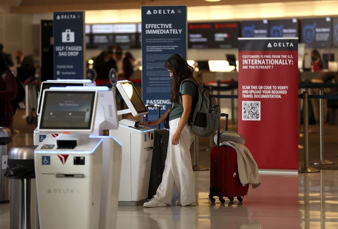 Delta recorta 100 vuelos diarios de verano: lo que los viajeros deben saber
