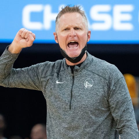 Golden State Warriors head coach Steve Kerr instru