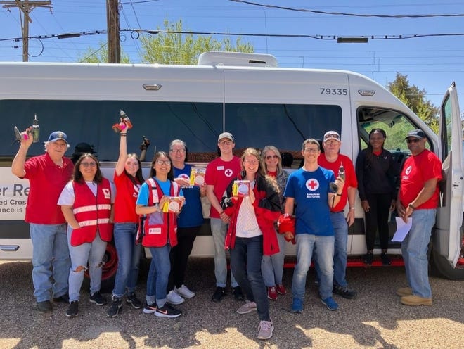 Volunteers from the Panhandle Plains Chapter of the American Red Cross assisting in the 
National Red Cross “Sound the Alarm” campaign by  installing smoke alarms in Eastridge area homes. The event will be held June 18 from 10 a.m. to 3 p.m. at the Iglesia de Christo Parking lot located at 1706 Evergreen Street.